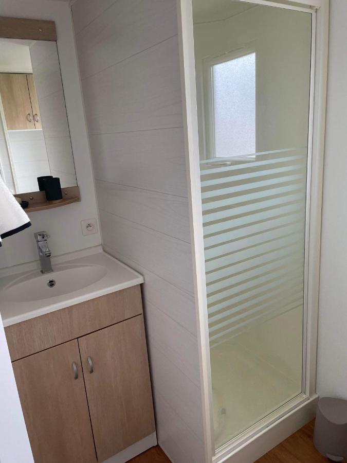 Mobil-Home 4/6 Personnes , Terrasse Couverte ,Piscine Chauffee . Biville-sur-Mer Exterior foto