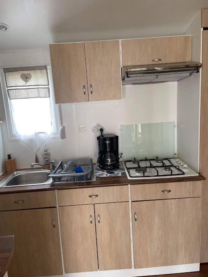 Mobil-Home 4/6 Personnes , Terrasse Couverte ,Piscine Chauffee . Biville-sur-Mer Exterior foto
